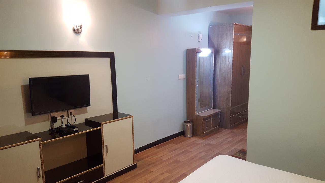 ホテルThe Shyam Regency ナルカンダ エクステリア 写真