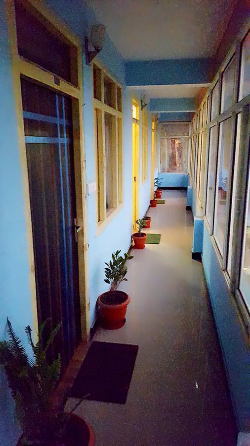 ホテルThe Shyam Regency ナルカンダ エクステリア 写真